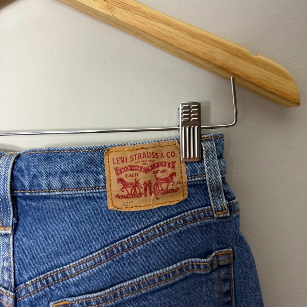 Levis 501 Denim Cut Off Jean Shorts Button Fly High Rise Size 25 *101